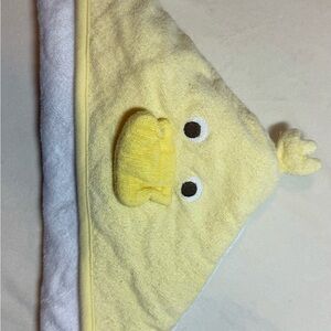 Carters kids towel 

EUC